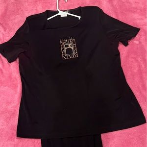 Black short sleeve two piece pant set - size Large